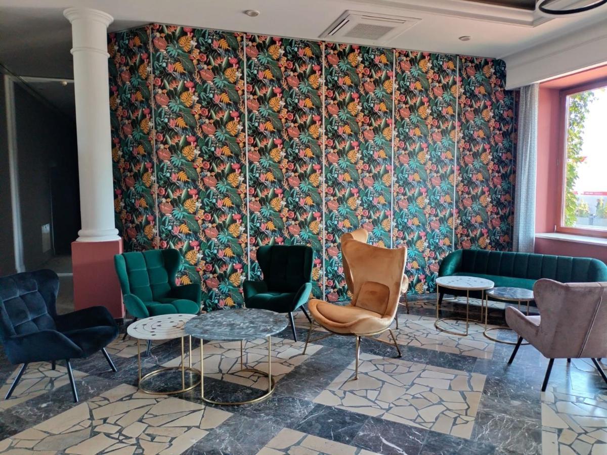 Hotel Sphinx Zabia Wola Exterior photo